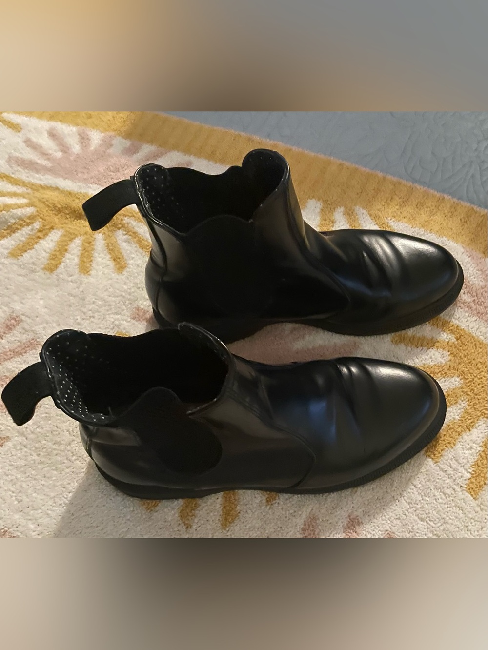 Dr. Martens Flora Chelsea Boots, Black Smooth Leather, Women’s Size 9 EUC